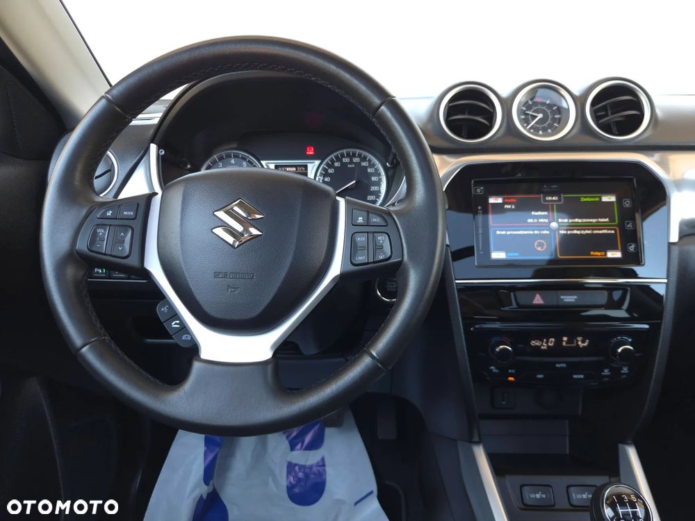 Suzuki Vitara 1.6 Premium 4WD - 25