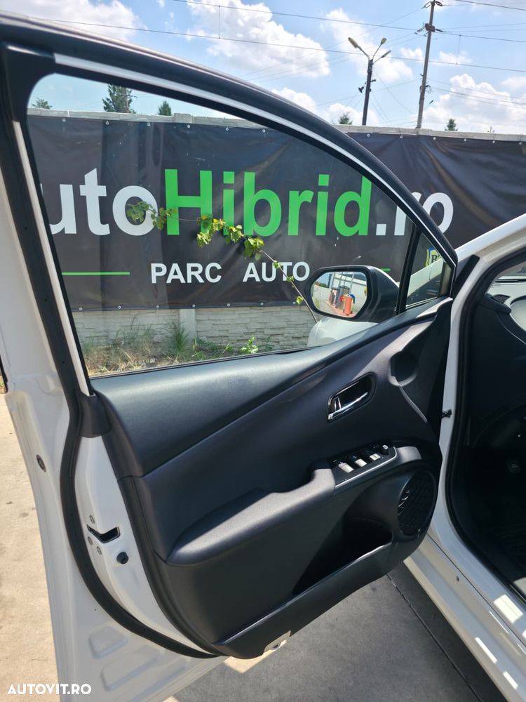 Toyota Prius Hybrid - 8