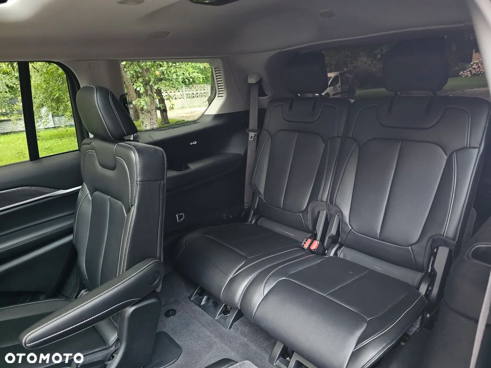 Jeep Grand Cherokee - 15