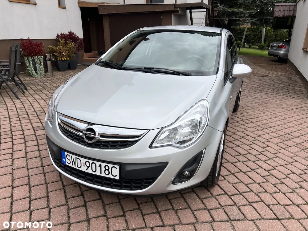 Opel Corsa 1.2 16V Edition 150 - 2