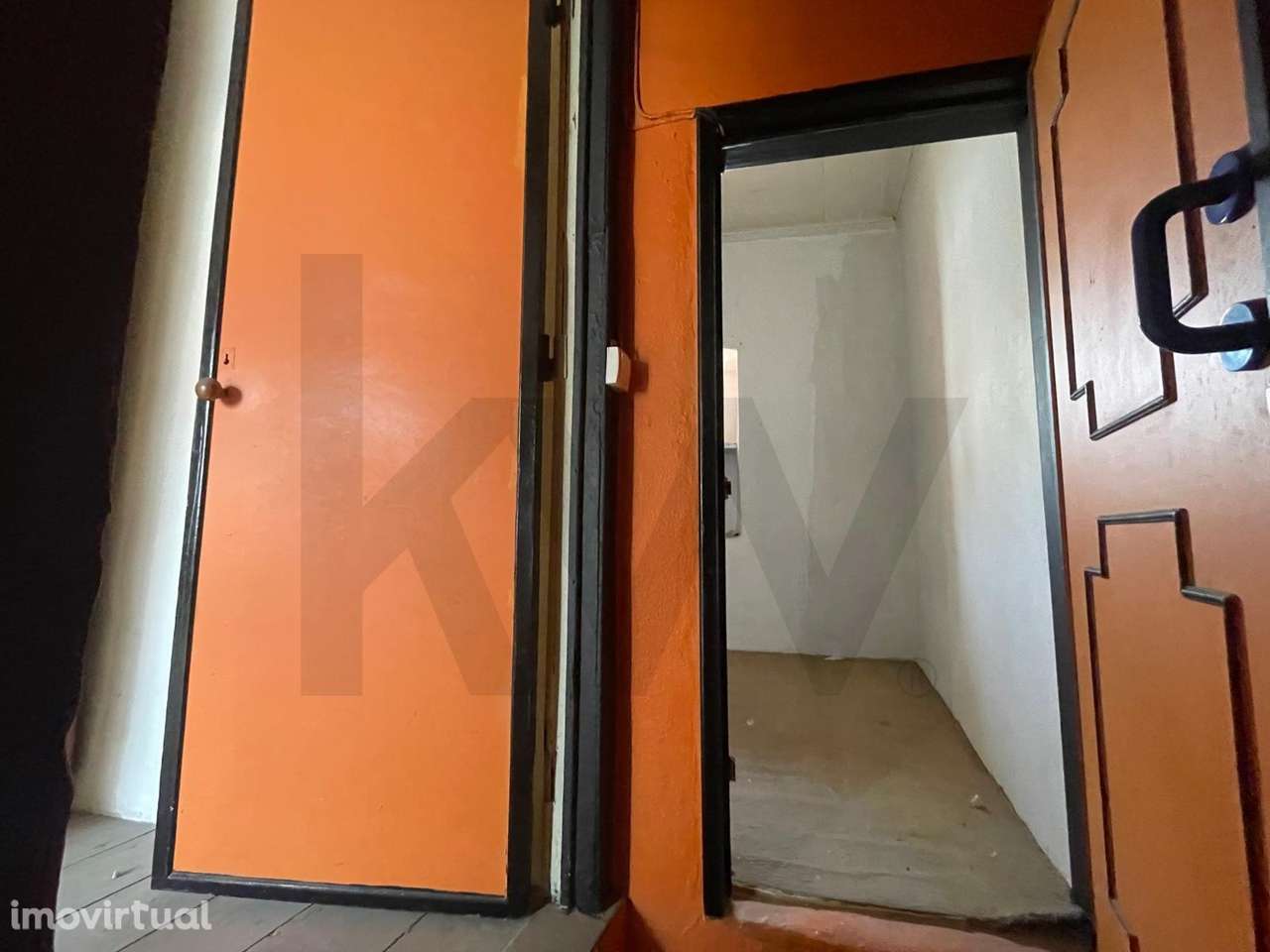 Pequena Moradia no Centro histórico de Cascais para Remodelar – Oportu - Grande imagem: 4/12