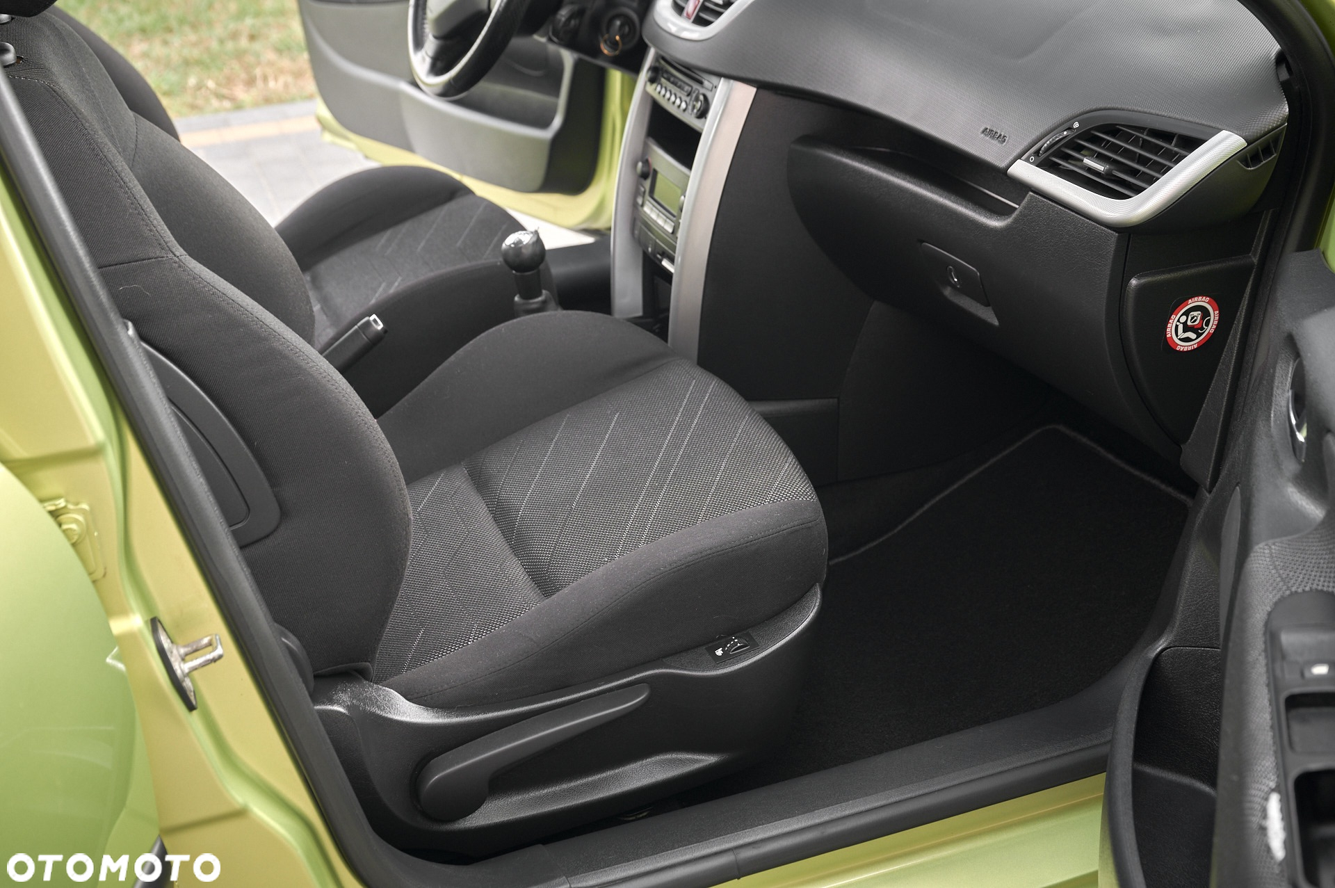 Peugeot 207 - 26