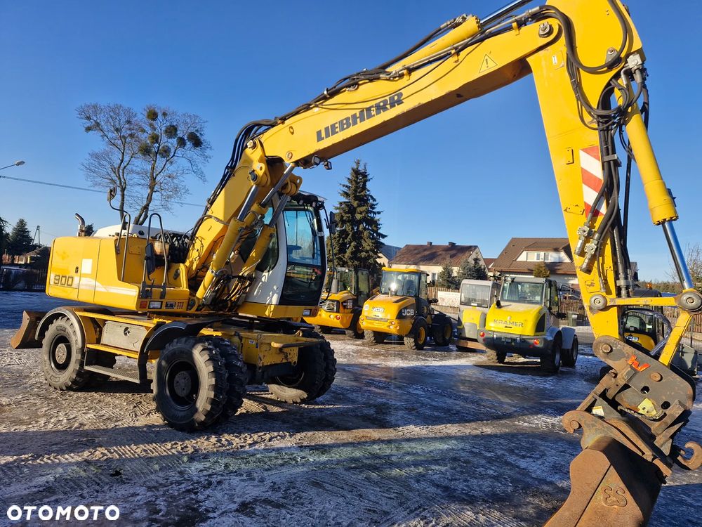 Liebherr 900 - 3
