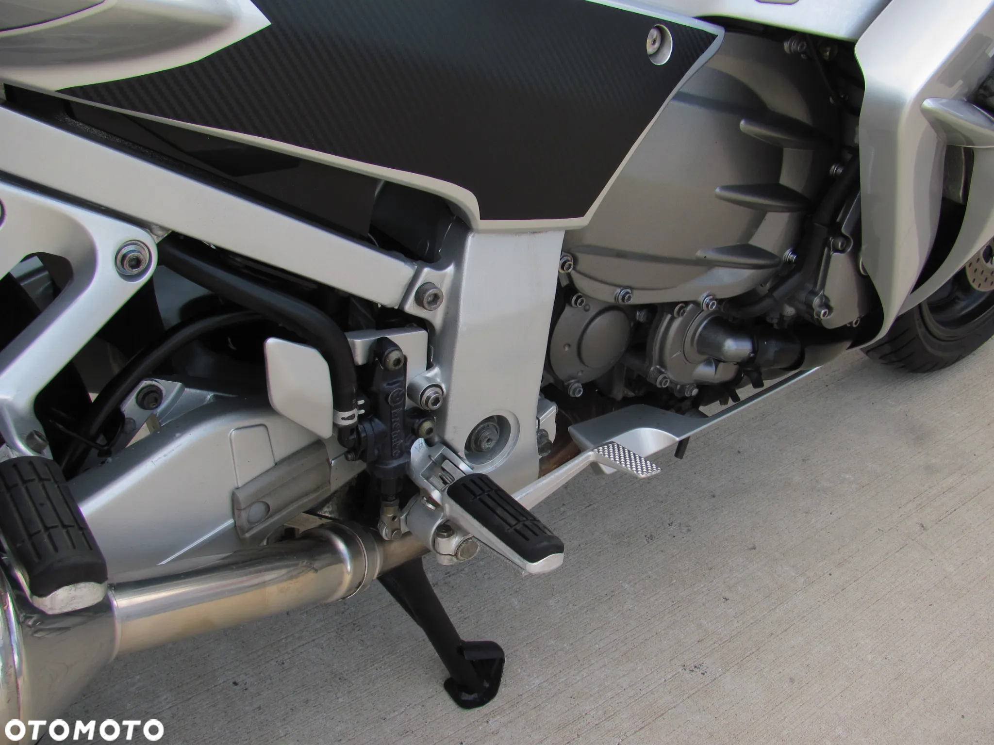 Yamaha FJR - 6