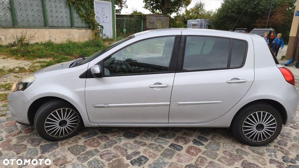 Renault Clio - 22