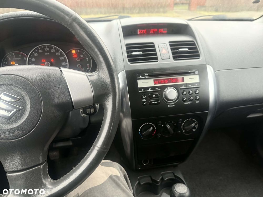 Suzuki SX4 1.6 GLX / Comfort - 8