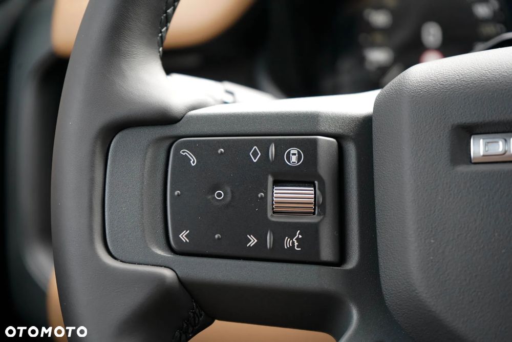 Land Rover Defender 3.0 D250 mHEV X-Dynamic SE - 16