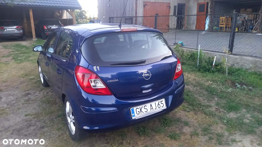 Opel Corsa 1.2 16V Cosmo - 3