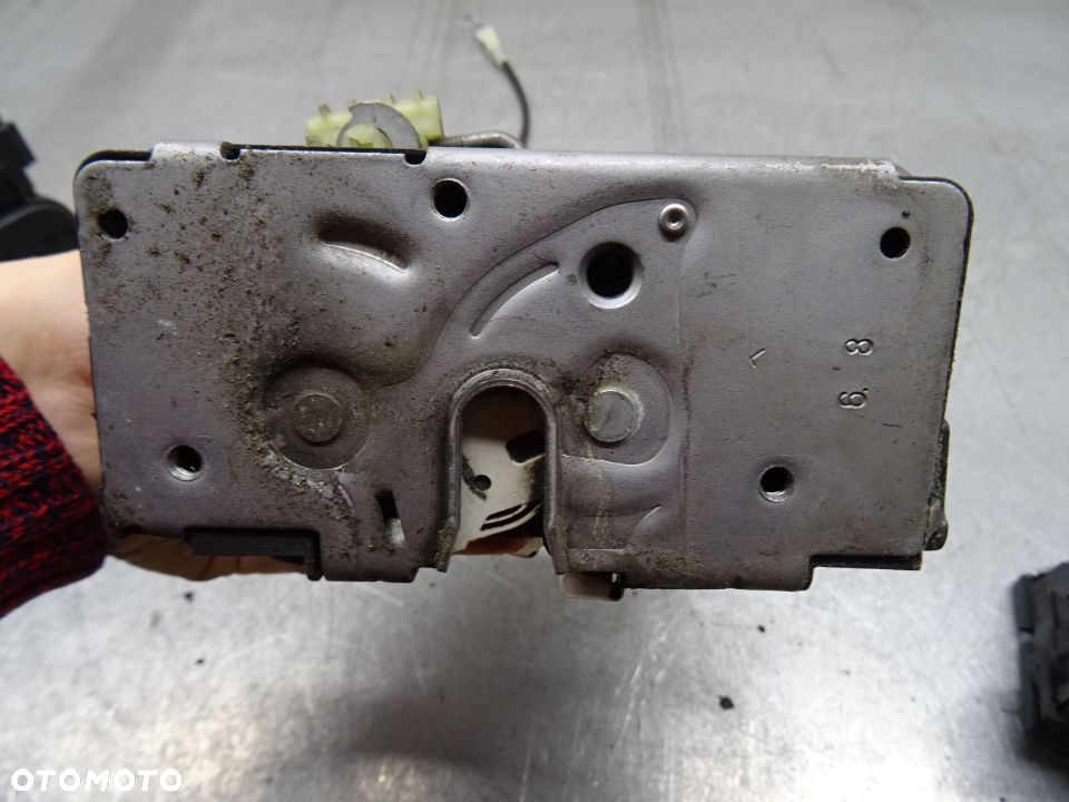 OPEL CORSA D HB 5D 06-10 ZAMEK DRZWI PRAWY PRZÓD PRAWY LEWY TYŁ - 12