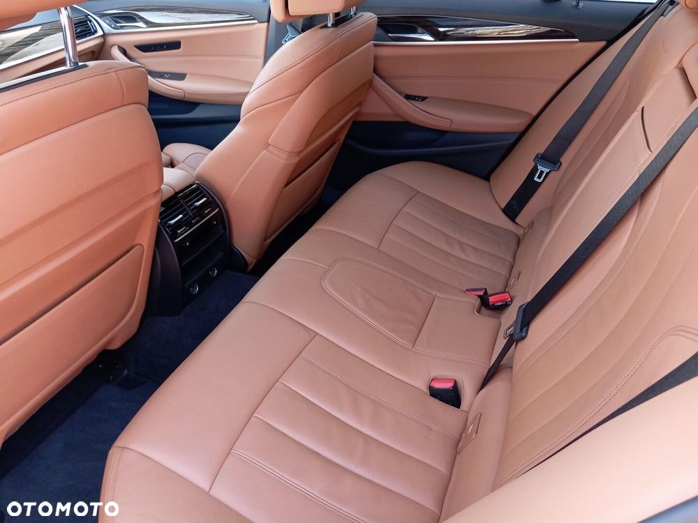 BMW Seria 5 520d Sport Line - 11