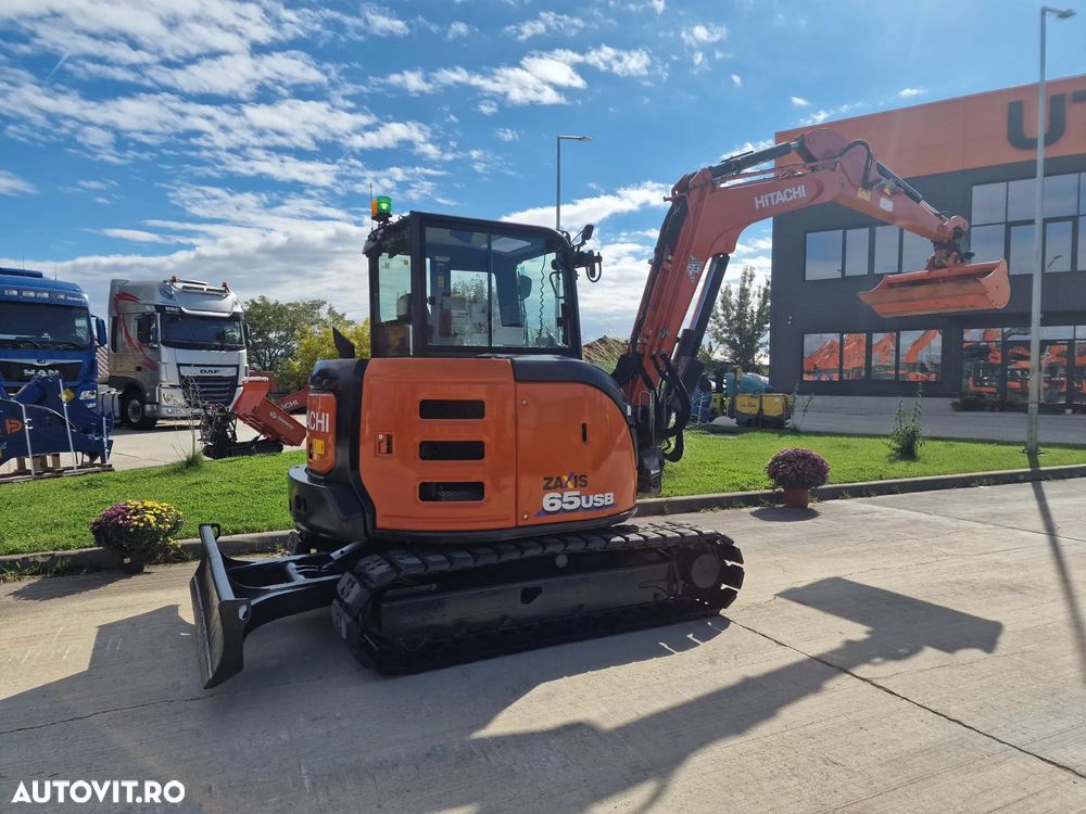 Hitachi ZX65-6, 2023, 1.208h, Masa operationoala 6,5t, lamaAd sapare 5m, CUPLA RAPIDA HIDRAULICA +3 CUPE NOI, senile cauciuc PAD 90% ok, Inst picon, Aer conditionat, Sistem antifurt, Ridica 3t, posibilitate leasing 4 ani, STARE CA NOU-PROMOTIE 55.900 EUR+Tva - 3