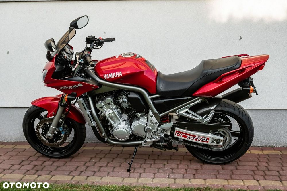 Yamaha FZS - 6