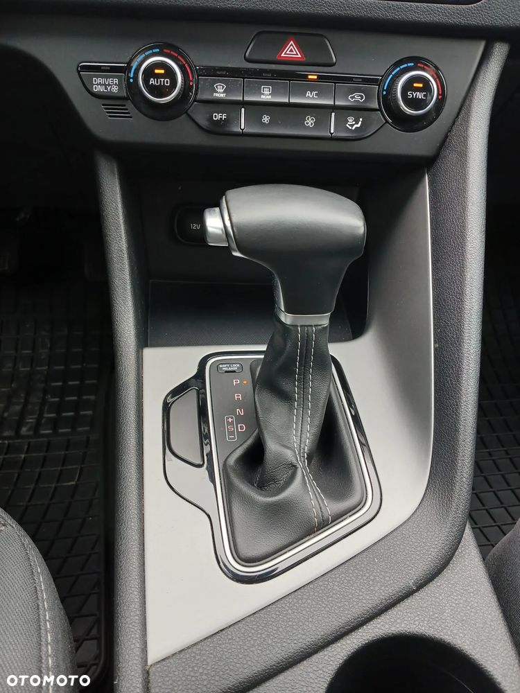Kia Niro 1.6 GDI Hybrid M - 25