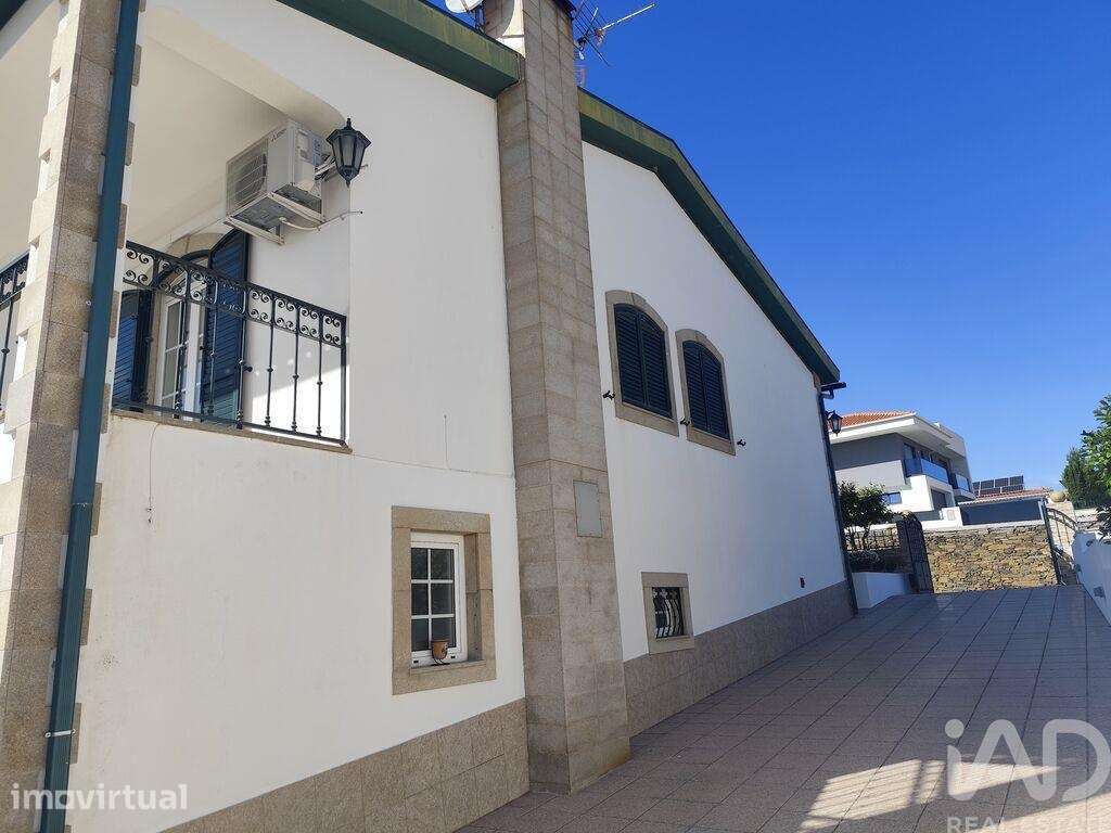 Moradia isolada T4 em Freixo de Espada à Cinta e Mazouco de 218 m2 - Grande imagem: 3/31
