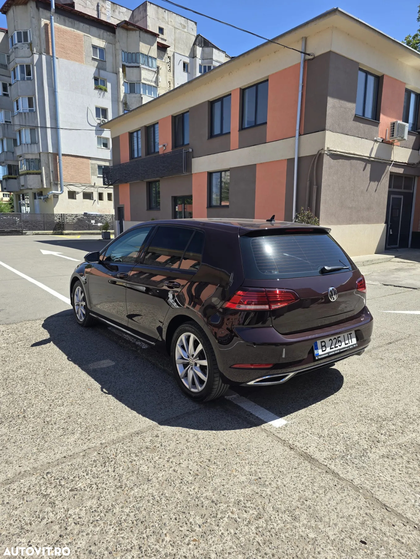 Volkswagen Golf 1.6 TDI DSG Highline - 4