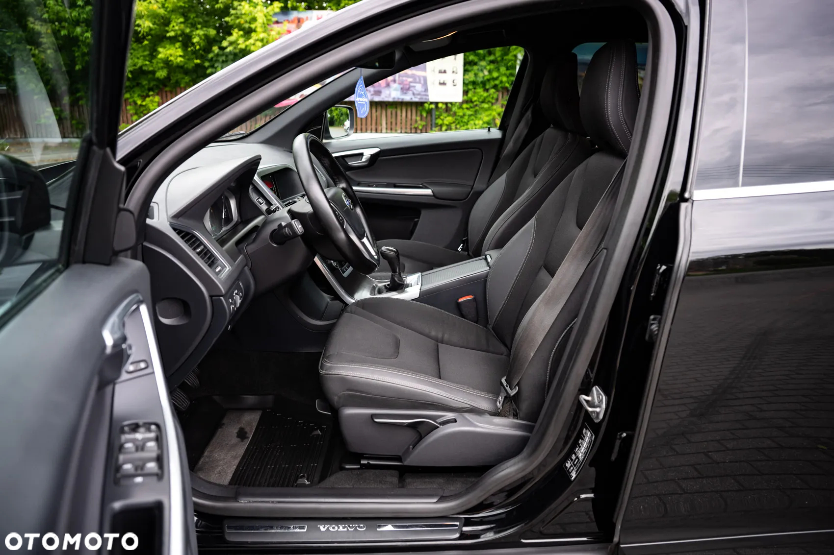Volvo XC 60 D4 Momentum - 14