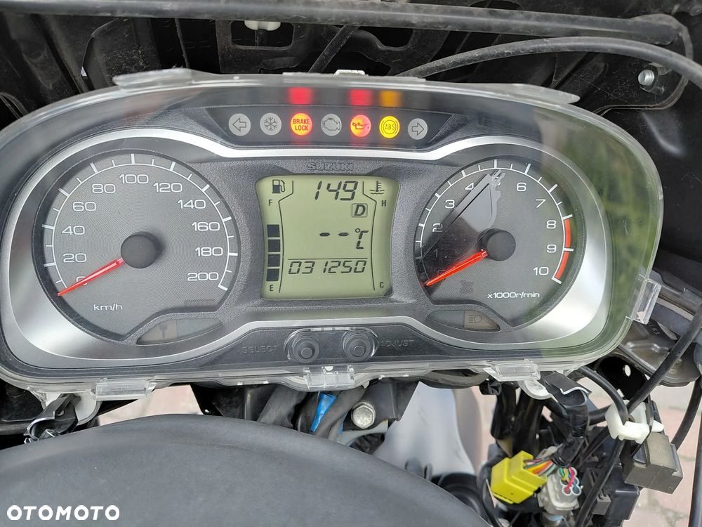 Suzuki Burgman - 11
