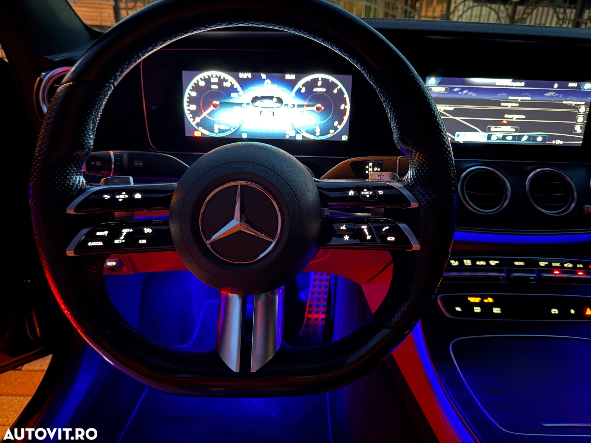 Mercedes-Benz E 220 d Aut. - 33