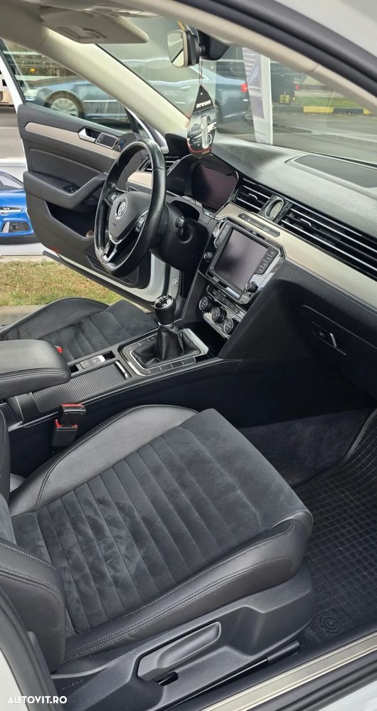 Volkswagen Passat 2.0 TDI R Executive - 10