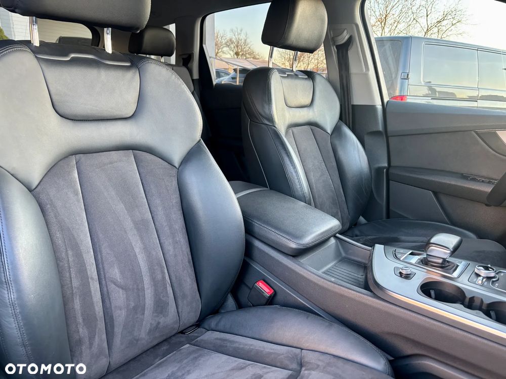 Audi Q7 - 25