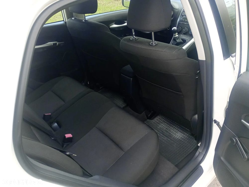 Toyota Auris - 10