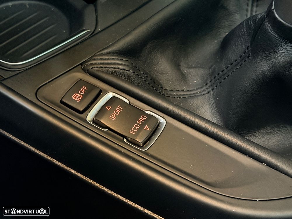 BMW 118 d Pack M - 22