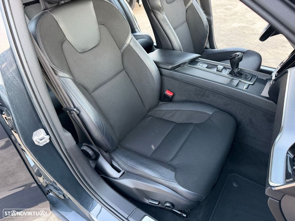 Volvo V60 2.0 D3 Momentum - 32