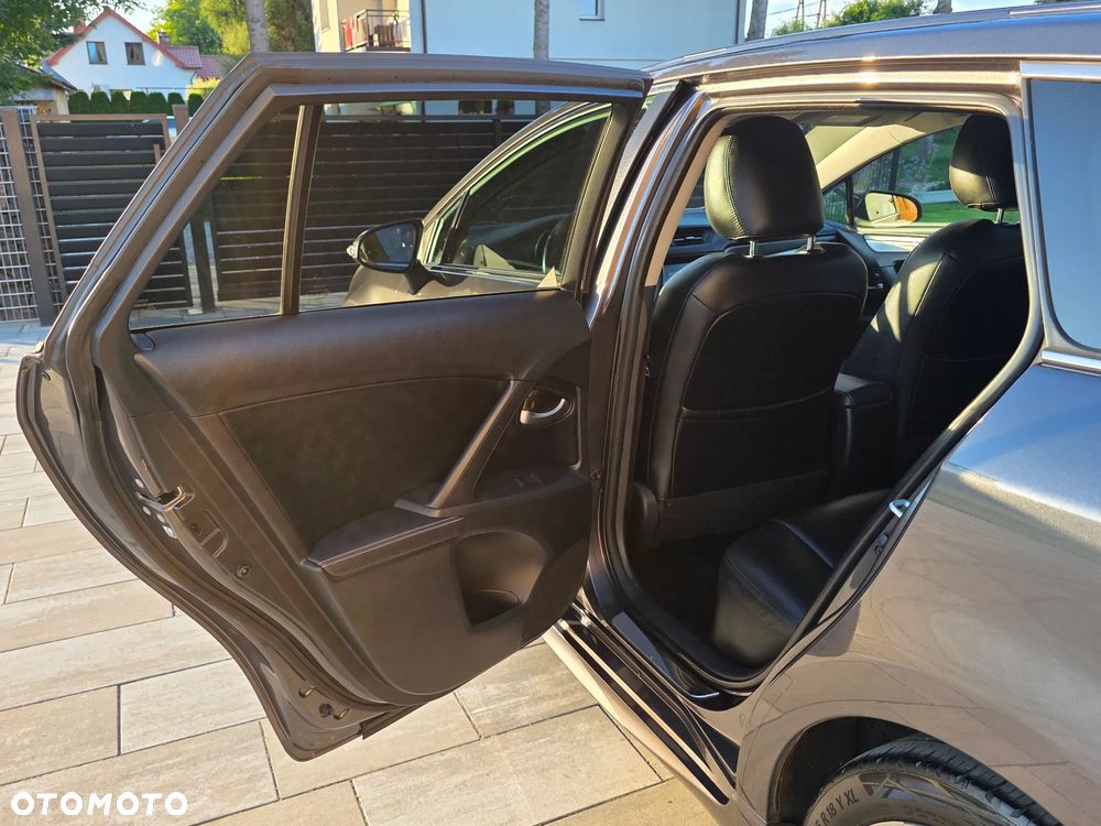 Toyota Avensis - 23