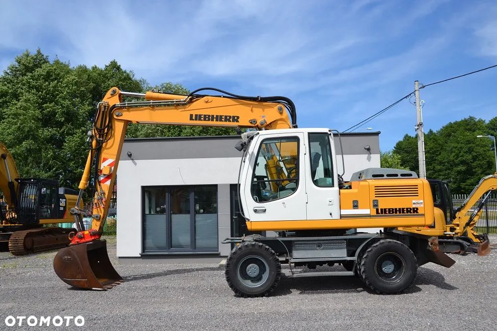 Liebherr A900 C - 4