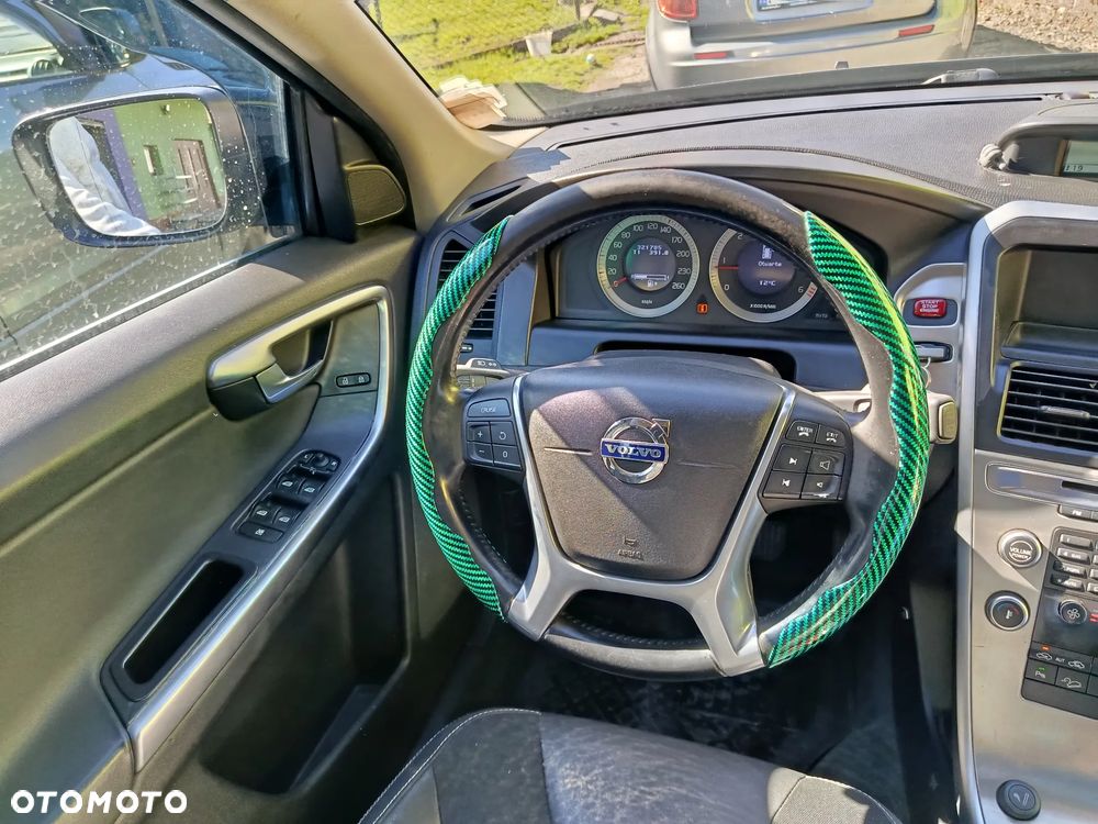 Volvo XC 60 D5 AWD RDesign - 9