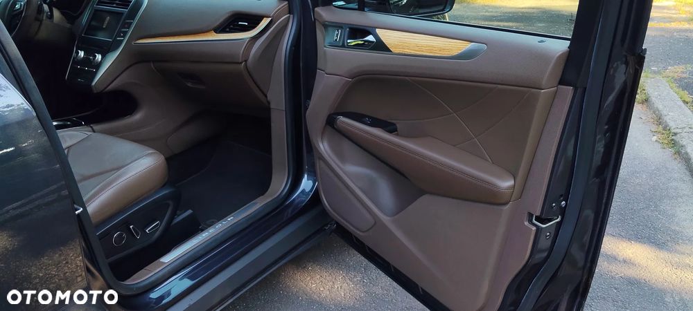 Lincoln MKC - 22
