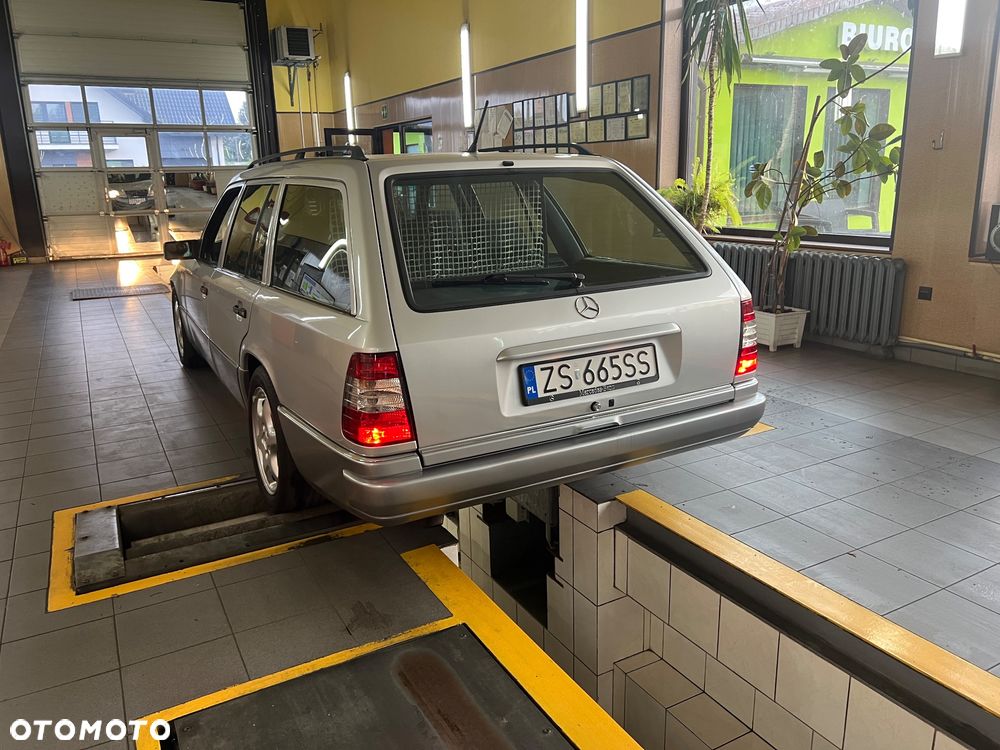 Mercedes-Benz Klasa E - 17