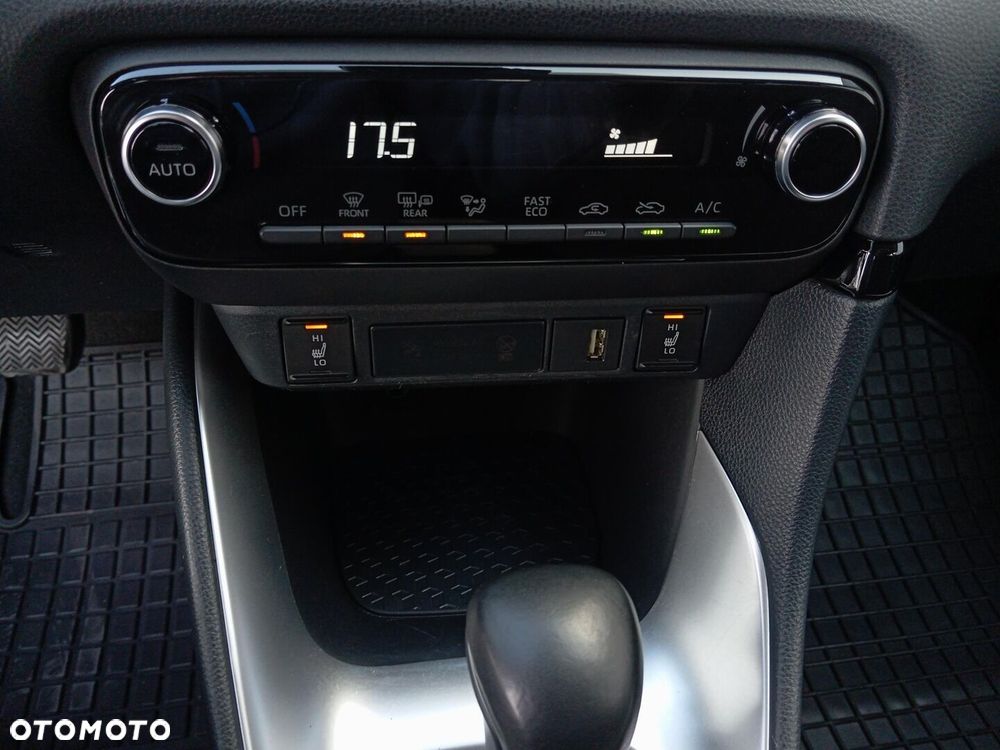 Toyota Yaris - 16