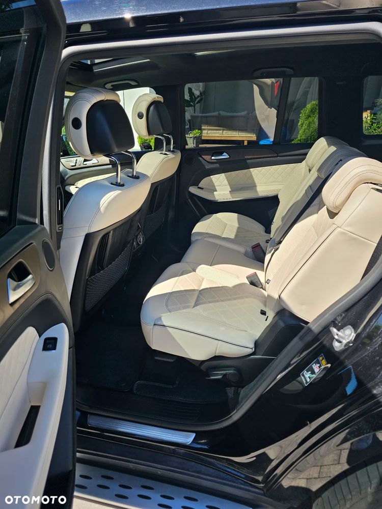 Mercedes-Benz GLS - 20