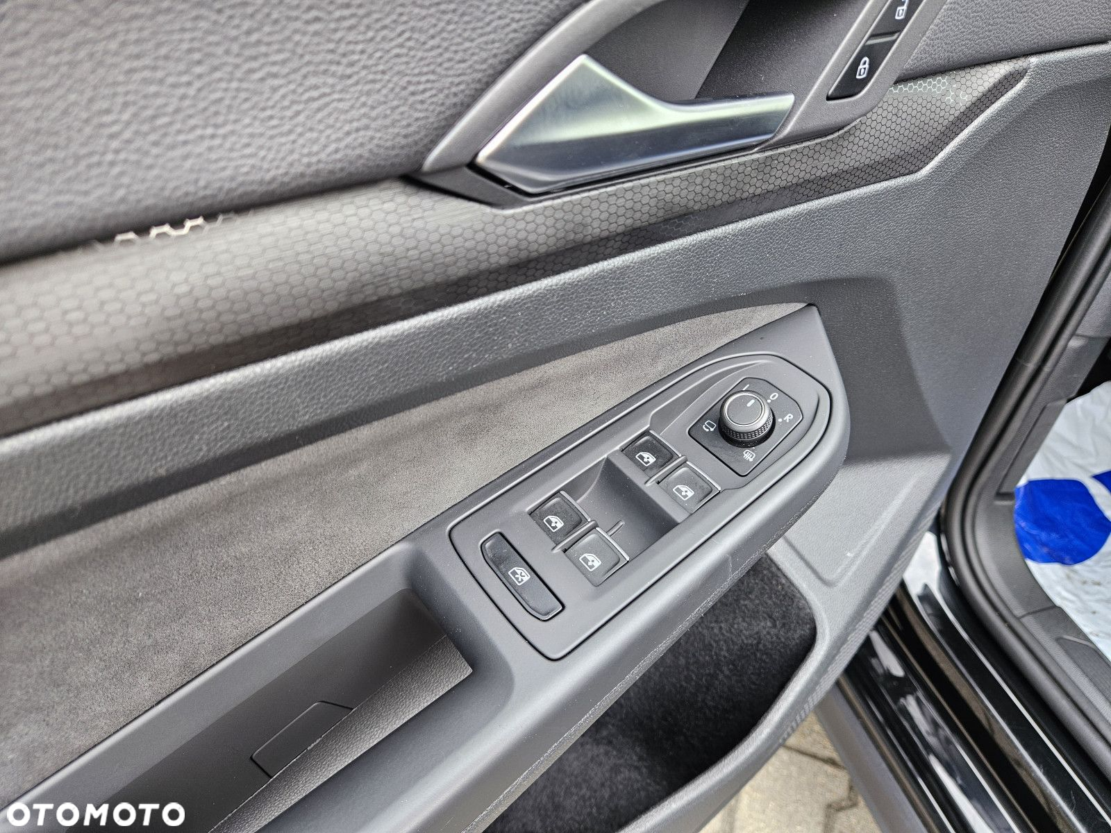 Volkswagen Golf - 10
