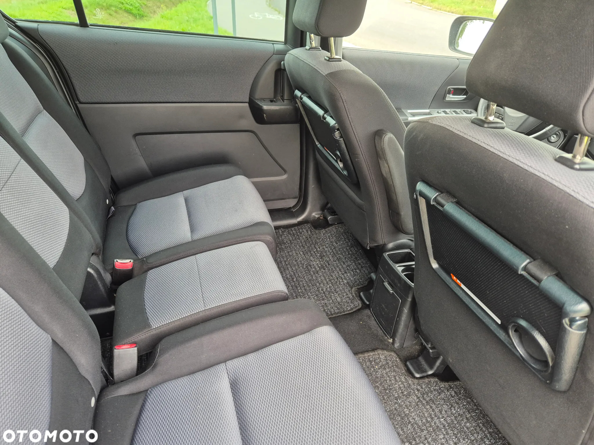 Mazda 5 2.0 Exclusive + - 22