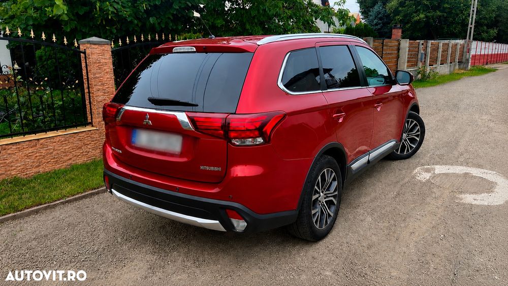 Mitsubishi Outlander - 4