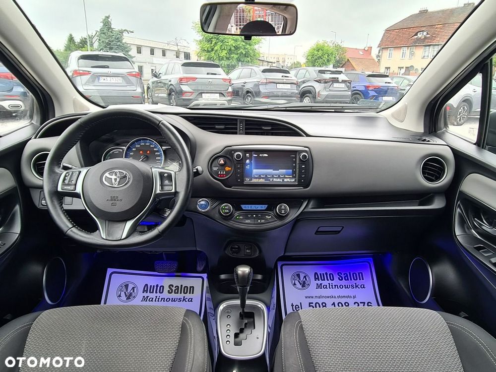 Toyota Yaris Hybrid 100 Life - 13