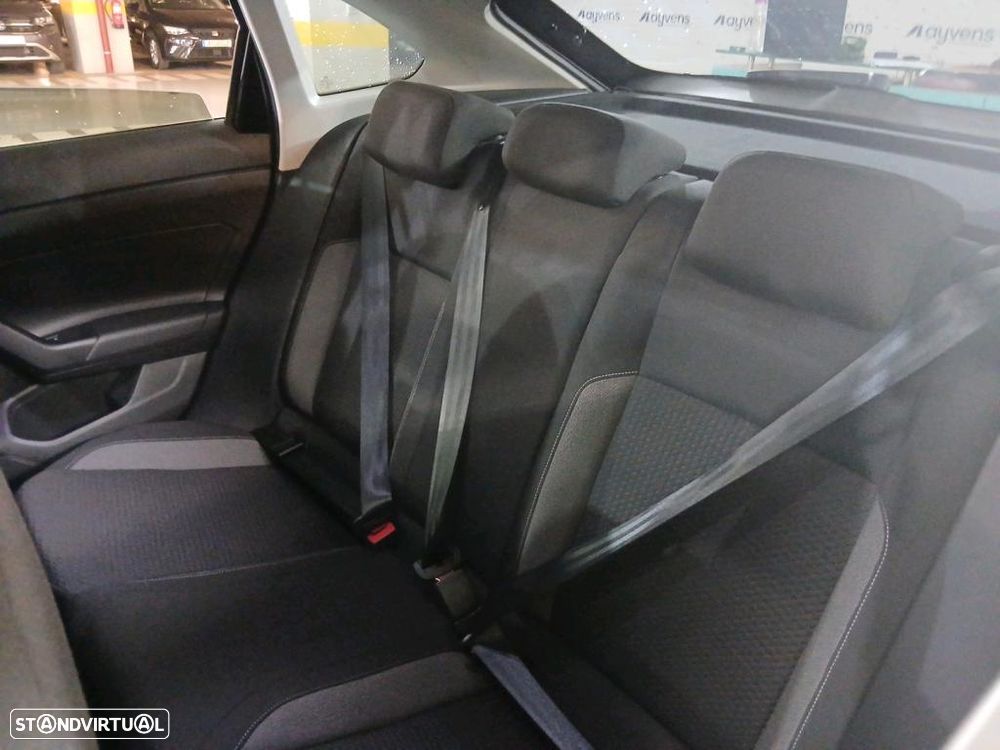 Volkswagen Taigo 1.0 TSI Urban — fotografia 8