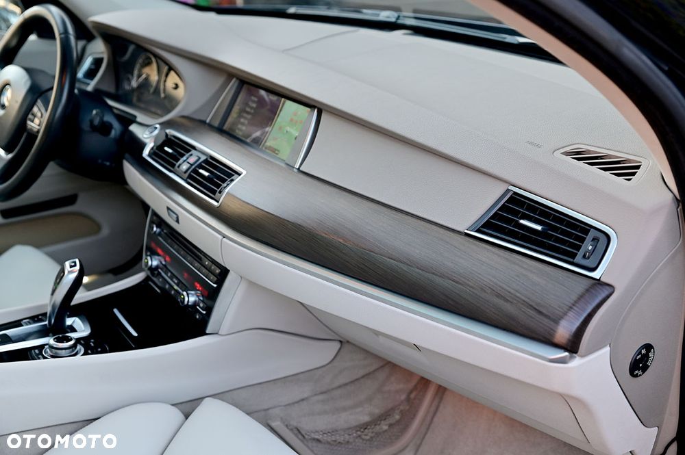 BMW Seria 5 530d xDrive - 22