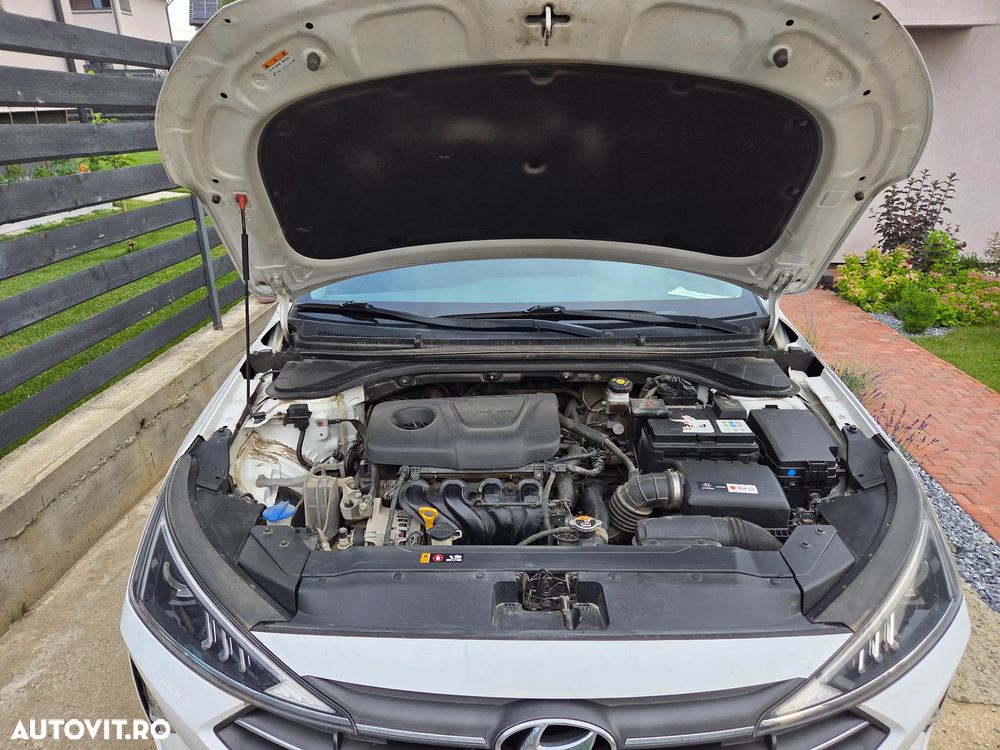 Hyundai Elantra ver-1-6-mpi-highway - 14