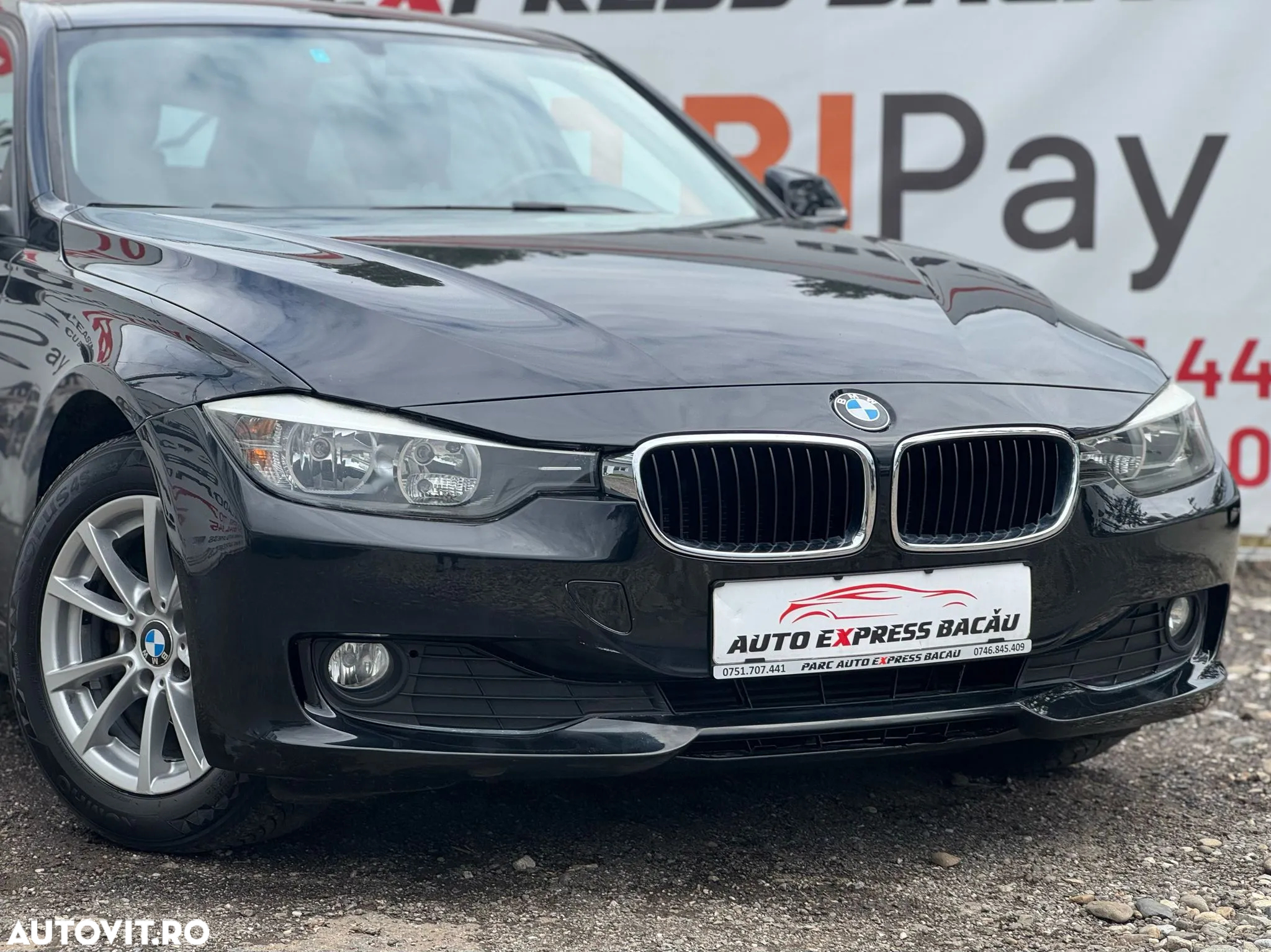 BMW Seria 3 318d Touring Aut. - 10