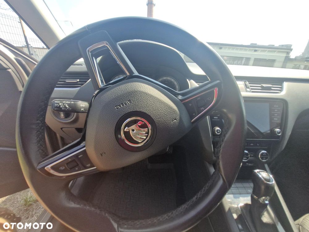 Skoda Octavia 2.0 TDI Style DSG - 10