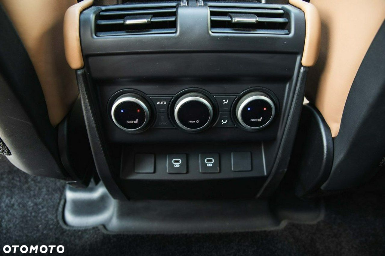 Land Rover Defender - 14
