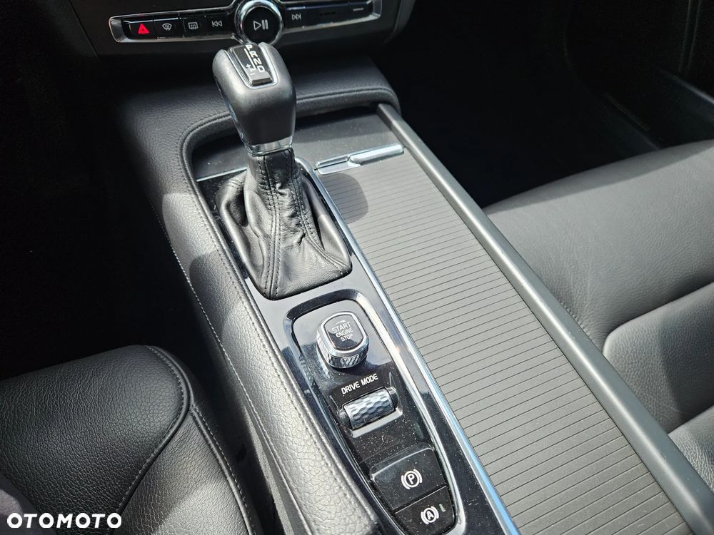 Volvo S90 D4 Geartronic Momentum - 22