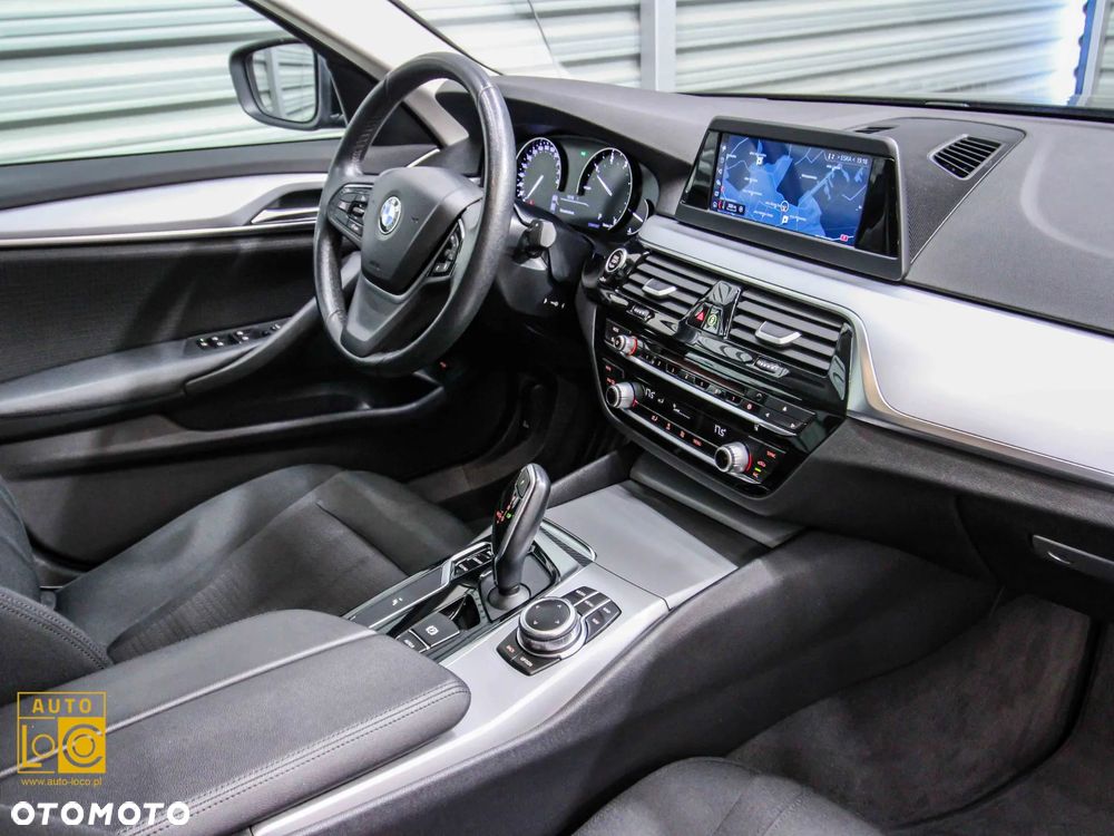 BMW Seria 5 518d - 15