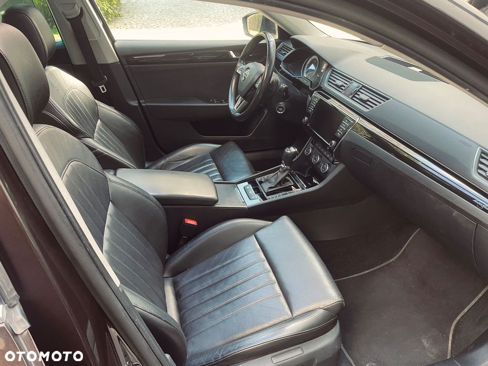 Skoda Superb 2.0 TDI 4x4 L&K DSG - 16