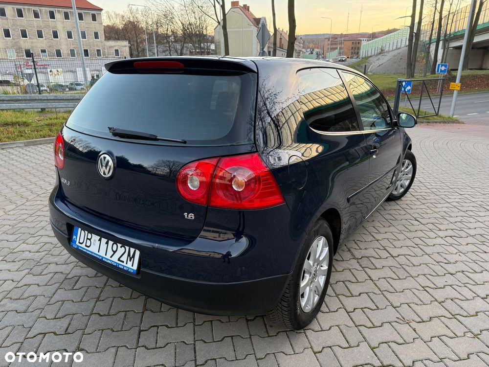 Volkswagen Golf - 5