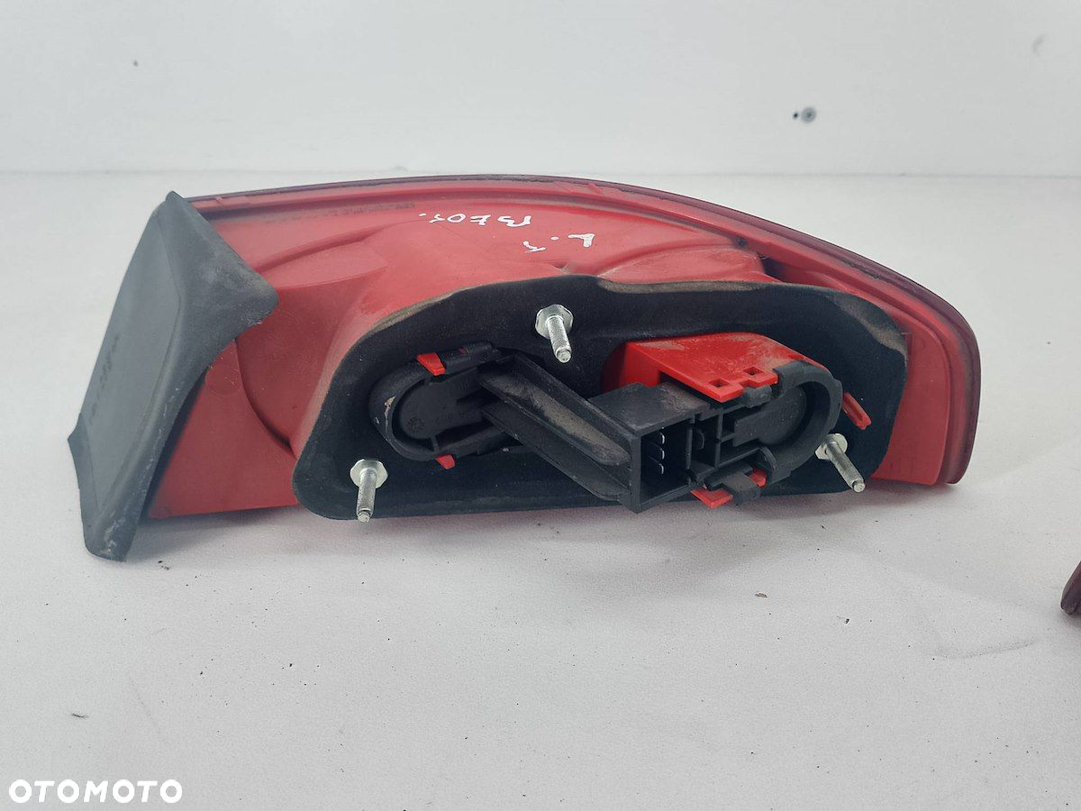 LAMPY TYŁ KOMPLET ALFA ROMEO 159 F939532802 SEDAN - 8