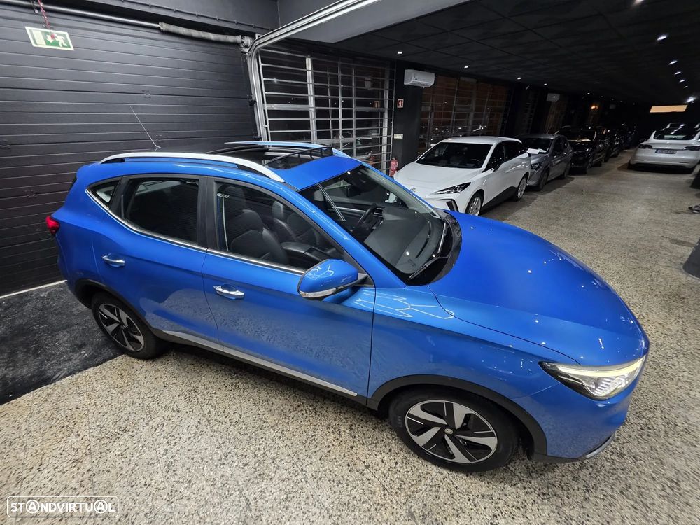 MG ZS EV 72.6 kWh Luxury OBC 11 kW - 14